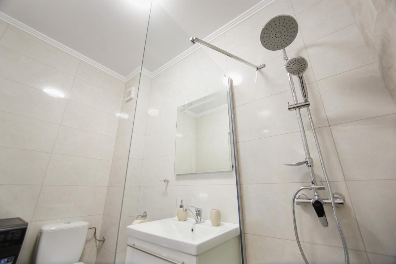 Trio Pink Apartment Oradea Bagian luar foto