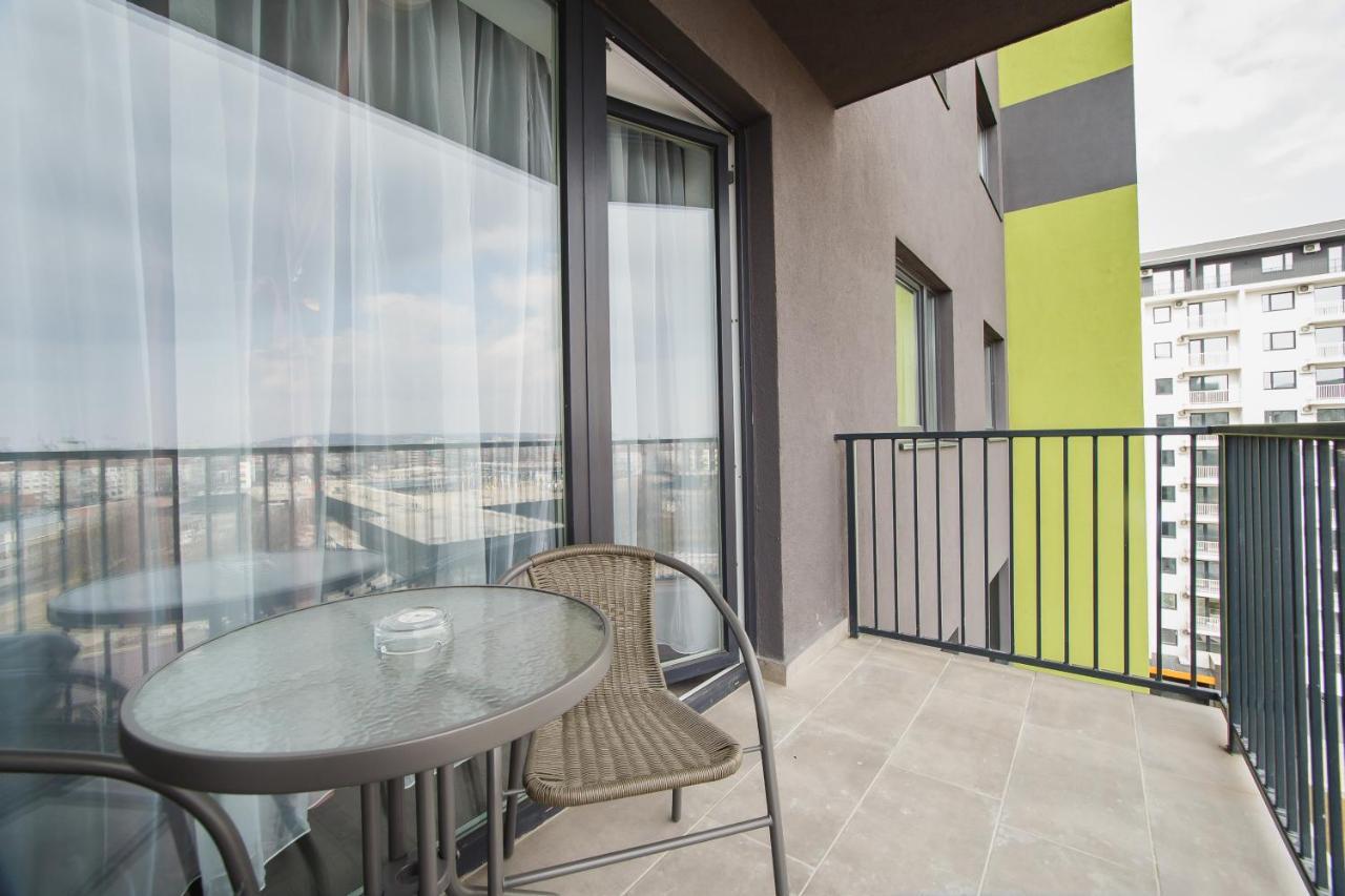 Trio Pink Apartment Oradea Bagian luar foto