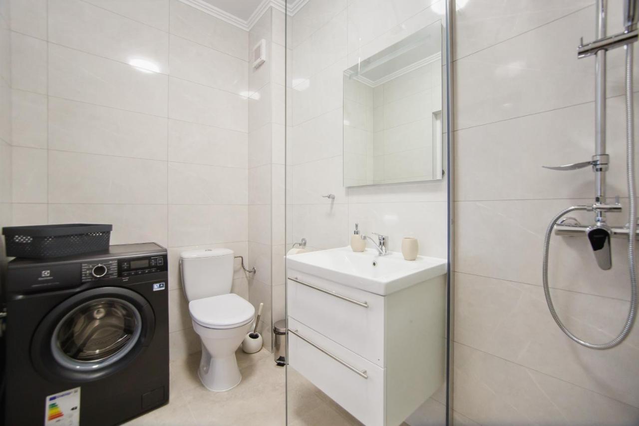 Trio Pink Apartment Oradea Bagian luar foto